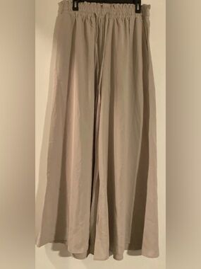 Adorable new palazzo pants read below